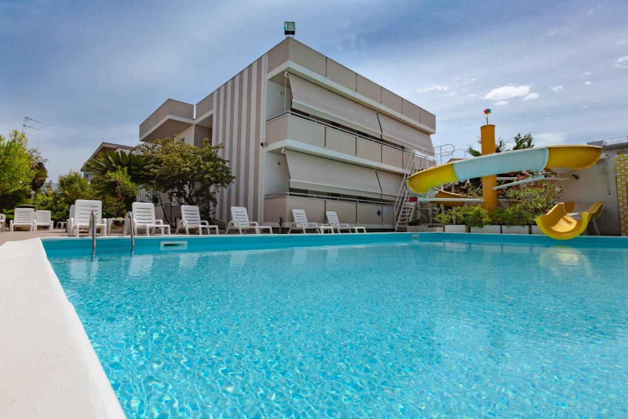 Holiday Club Residence Alba Adriatica Extérieur photo