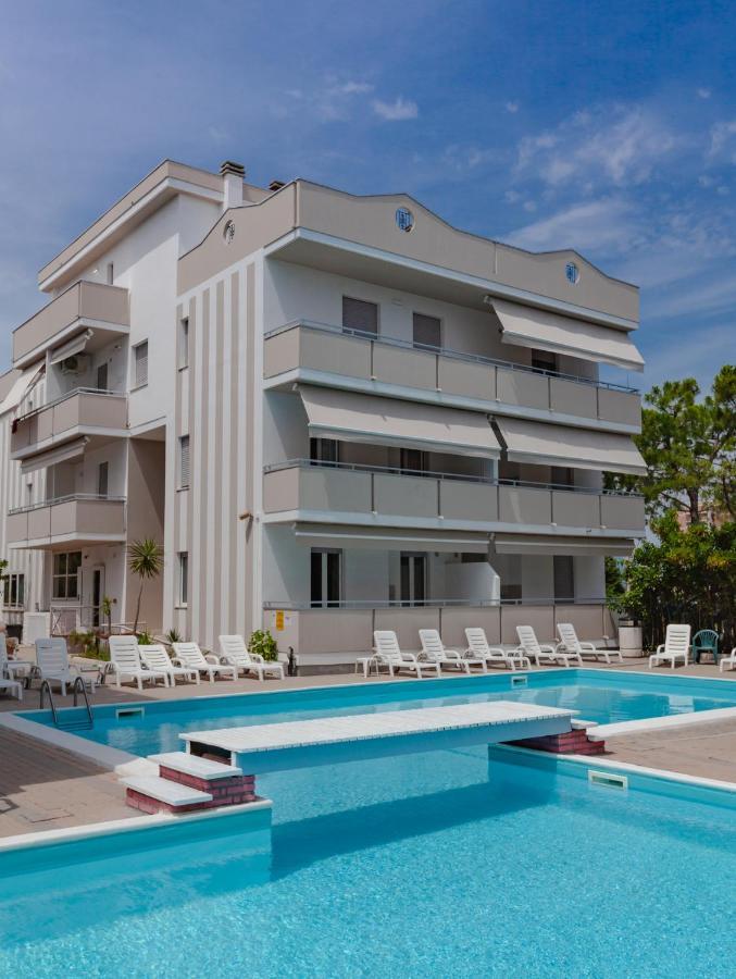 Holiday Club Residence Alba Adriatica Extérieur photo