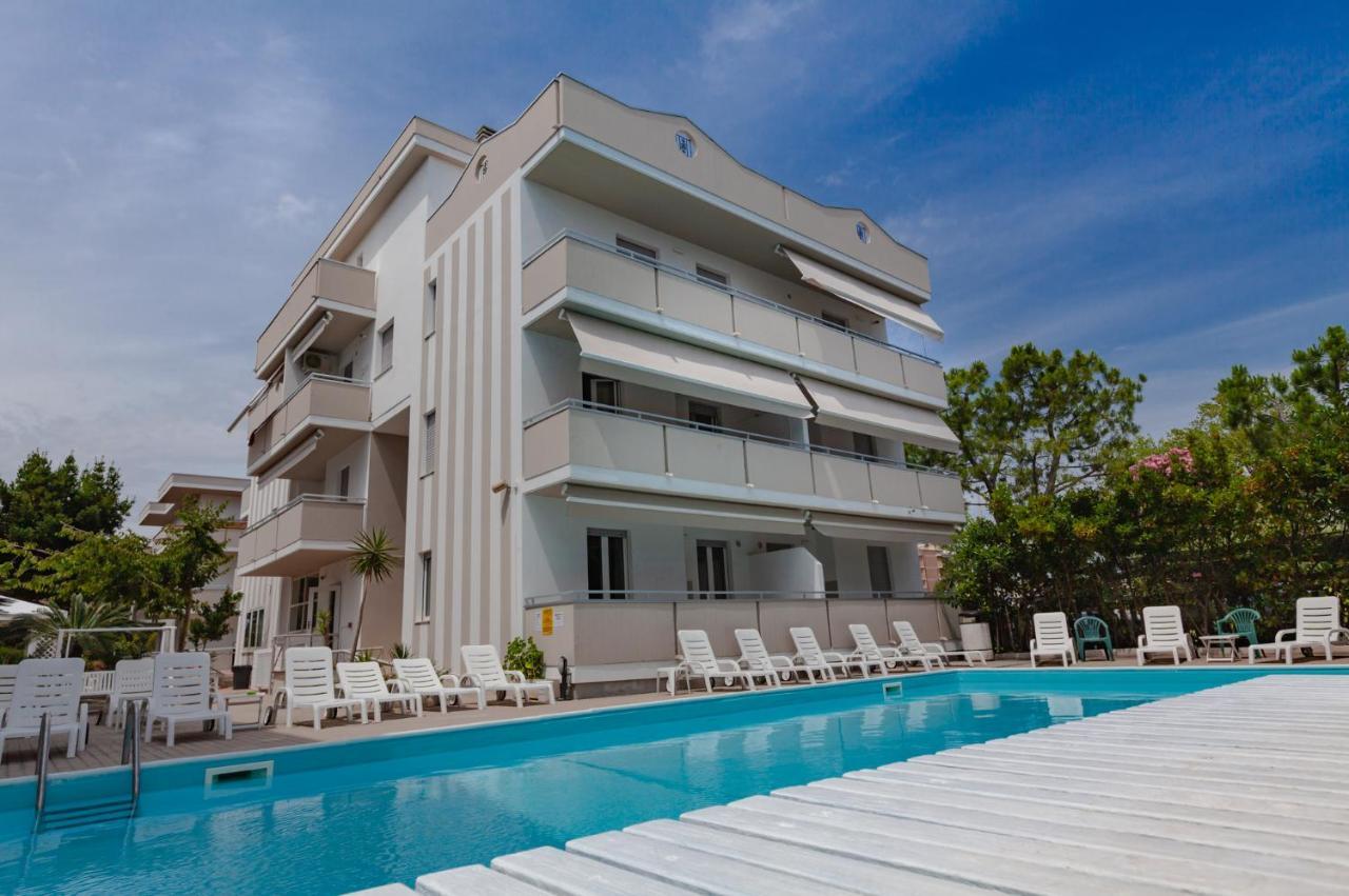Holiday Club Residence Alba Adriatica Extérieur photo