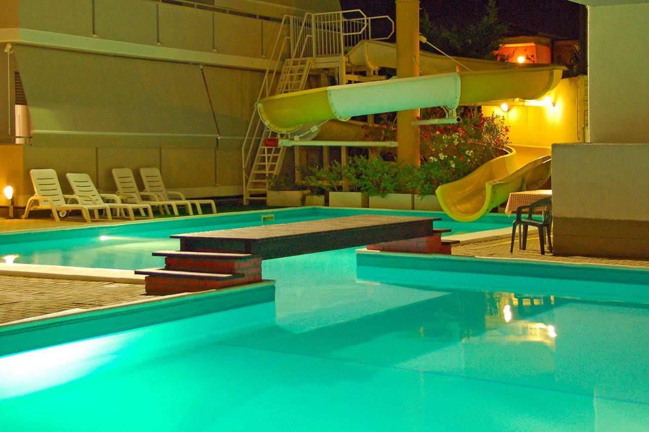 Holiday Club Residence Alba Adriatica Extérieur photo