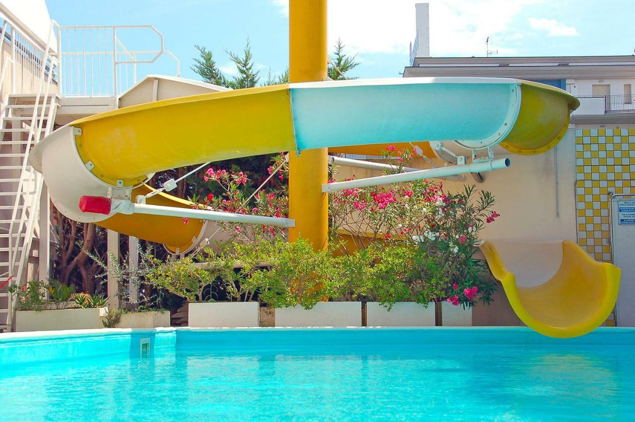 Holiday Club Residence Alba Adriatica Extérieur photo
